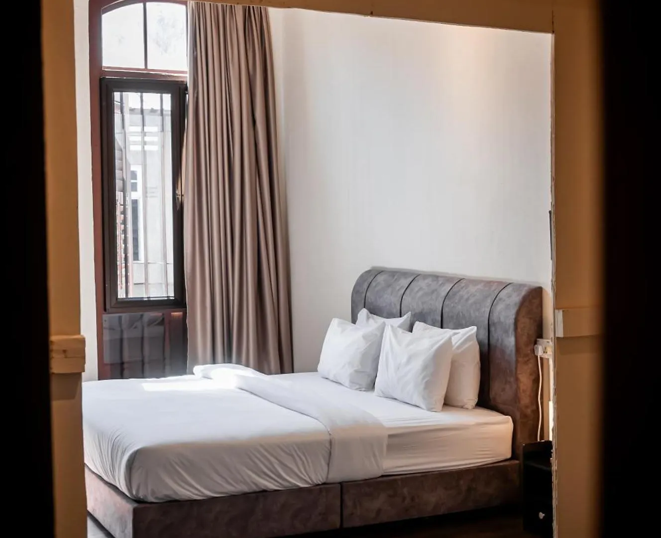 Melayu Villa By Aayu - 8 Mins Walk To Armenian St George Town 0*,